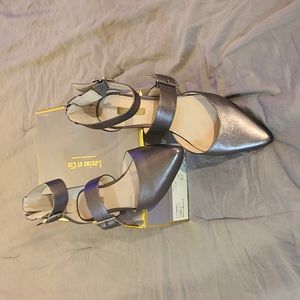 Louise Et Cie Lo-Corriett Pointed Toe Flat 7.5 Gunmetal in box